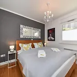 Mm Luxury Apartments Gold & Rubin