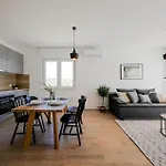 Stunning Home In Vrsi With Kitchen