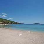 Cozy Apartment In Prizba With House Sea View