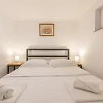 5 Bedroom Cozy Home In Vrsi