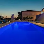5 Bedroom Cozy Home In Vrsi