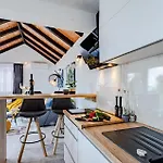 1 Bedroom Beautiful Home In Blato