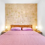 Awesome Home In Pridraga With Wifi