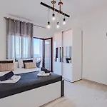 Stunning Apartment In Prigradica With Wifi