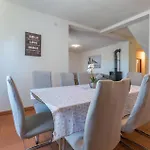 4 Bedroom Stunning Home In Sukosan