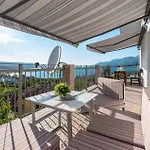 Beautiful Home In Rovanjska With Wifi