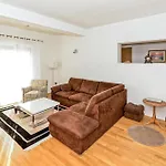 2 Bedroom Cozy Home In Bibinje