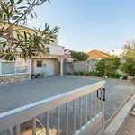 Beautiful Apartment In Nin With Wifi