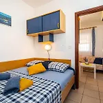 Nice Apartment In Vir With Kitchen