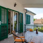2 Bedroom Lovely Apartment In Osobljava