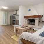 Beach Front Apartment In Petrcane With Kitchen
