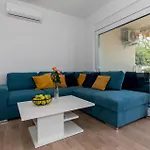2 Bedroom Amazing Apartment In Klek