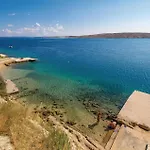 2 Bedroom Beautiful Apartment In Vlasici