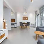 Lovely Apartment In Vrsi With Wifi