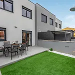 Lovely Apartment In Vrsi With Wifi