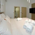 Stunning Home In Starigrad Paklenica With Wifi