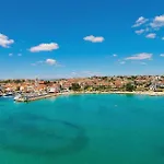 Beautiful Apartment In Pakostane