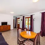 Amazing Home In Lisane Tinjske With Wifi