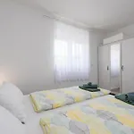 Lovely Apartment In Zadar With Wifi