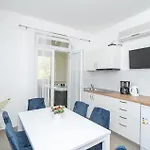 Amazing Apartment In Dubrovnik With Kitchen
