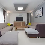 Beautiful Home In Zadar With Kitchen