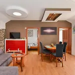 2 Bedroom Beautiful Apartment In Privlaka