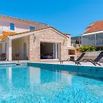 Villa Bohemica With Private Heated Pool