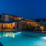 Villa Mirage With Private Heated Pool