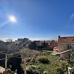 Seaview Apartment For 2