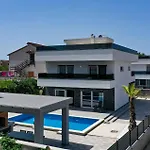 Villa Gina