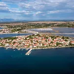 Villa Aenona