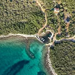 Awesome Home In Nevidane With Wifi