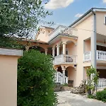 Amazing Apartment In Zadar With Wi-Fi