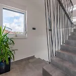 4 Bedroom Beautiful Home In Mandre