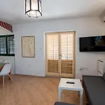 Nice Home In Vrsi With Wi-Fi