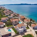 Villa Skyfall