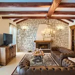 Villa Mek