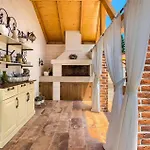 Villa Mek