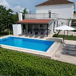 Vila Maslina