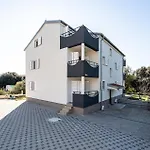 Beautiful Apartment In Bibinje With Wifi