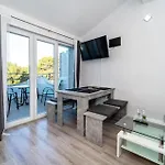 Cozy Apartment In Bibinje With Wifi