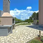 Nice Apartment In Ugljan With House Sea View