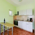 2 Bedroom Nice Apartment In Ugljan