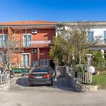 Tinka, Zimmer No 3