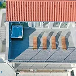 Luxury Penthouse With Jacuzzi And Seaview