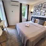 Blue Star Apartments