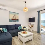 Apartments Morska Vila