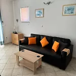 Lovely Split Level Apartment With Sea View, Pool, Free Parking And Wifi