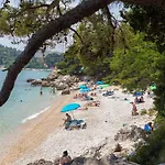 Villa Nedia - 2 Apartments With Private Pool & Sea View