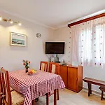 Nice Home In Tankaraca With House Sea View